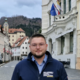 Najmlajši slovenski poslanec je postal očka, znano tudi ime otročička