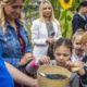 Slovenske železnice ob tirih sejejo sončnice: »Kar sejemo danes, žanjemo jutri« (FOTO)