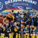 Celjani slavijo, Riera v težavah