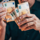 Moški iz Slatine na spletu objavil dobitni listek, nato pa ostal brez denarja