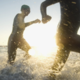 Voda kot naravna utež: kurjenje maščob z minimalno obremenitvijo sklepov