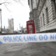 V Londonu z avtom zapeljal med ljudi, sumijo ga poskusa umora (VIDEO)