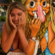 Sestri sta želeli karikaturo, njuna reakcija na brutalen portret neprecenljiva (VIDEO)