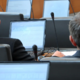 Orožje kot darilo politikom: Levici se zdi neprimerno, da se ga uporablja v ta namen