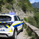 Ženska nenamerno izklopila avtomatsko ročno zavoro, ni se končalo dobro