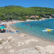 Posel stoletja na Hrvaških plažah: v trgovini jo kupijo za nekaj centov, prodajajo pa za mastne denarce