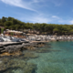 Skrivnostni hrvaški otok postal raj za svingerje: pet dni stane tudi več kot 3000 evrov