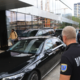 Stopili se boste! Dončić s hčerko v naročju obiskal soigralce v ljubljanskem hotelu (VIDEO)