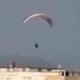Norosti na Ceuti: migrant poskušal nelegalno prečkati v Evropo s padalom, ni se izšlo po načrtih (VIDEO)