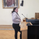 Belokranjka Maja v zapor zaradi umetnih nohtov