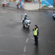 Po hudi nesreči na Zaloški vsi govorijo o mladi policistki: Zunaj 60 stopinj, ona pa ...