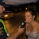 Pijana voznica z mopedom v parkiran avto, sopotnika so morali vkleniti