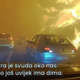 »Ne, ne ... O moj bog«: družina s triletnim otrokom in babico z avtom bežala skozi plamene pri Omišu (VIDEO)