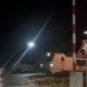 Skoraj prišlo do tragedije! Na železniškem prehodu so se zapornice dvignile, ko je vlak šele prihajal: »Nekdo bi lahko izgubil življenje« (VIDEO)