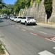 Domačin umrl pod avtobusom! Vse kaže, da je kolesar, preden je padel na cesto, trčil v avto