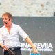 Radovedni Igor Štamulak prvič na odru kot komik (Suzy)