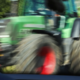 Traktor povozil občana, odpeljali so ga s helikopterjem Slovenske vojske