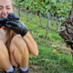 Poglejte, kaj je vinska kraljica Nika Martinčič počea med trtami(VIDEO)