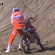 VIDEO: Padec v korist Gajserju – Herlings takoj po štartu na tleh