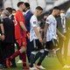 Brazilske oblasti vdrle na igrišče in prekinile tekmo proti Argentini