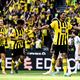 Borussia Dortmund se v bitki za naslov prvaka Bundeslige ne predaja, Gladbach je povsem razbila