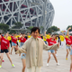 Bo zimskim olimpijcem uspelo, kar ni Jackieju Chanu?