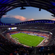 Stadion za dve milijardi, kjer ne vidiš na igrišče