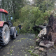 V Franciji in Združenem kraljestvu več sto tisoč domov brez elektrike