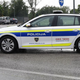 V Ajdovščini so se 68-letniku na roke lepile registrske tablice