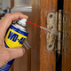 WD-40 pozimi: 7 uporab za težave okoli doma