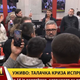 Množica vdrla v Vučićev tabloid, glavni urednik klical policijo