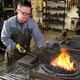 Kovačija, kjer železo še vedno oživi pod kladivom