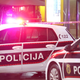 Ustrelil taščo, hudo ranil ženo in se zabarikadiral v hišo