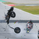 Dve rdeči zastavi in grozljivi padci: Je Barcelona preozka za motorje?