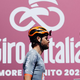 Giro d'Italia kolesarjem izdal bizarno opozorilo: Ne lulajte v bidone!