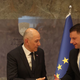 V Resnici pred dilemo: Podpisati, da bodo sodelovali z Janšo ali ne