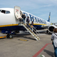 Sodišče udarilo po Ryanairu: Potniki bi lahko dobili denar nazaj