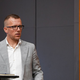 "DELA SE NORCA IZ LJUDI": Strokovnjak za insolvenčno pravo o Mijičevem prenosu podjetja