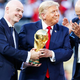 Trump doživel hladno prho: Navijači so ga v finalu glasno izžvižgali