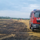 V Arji vasi je zagorelo polje, gasilci so preprečili najhujše (foto)