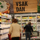 Logarjev sodelavec bi odprl trgovine ob nedeljah. Kaj pravi sindikat?