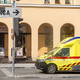 Voznica zaradi stopalke ni mogla ustaviti, po kaosu načrtno trčila v drevo