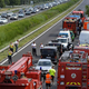 NOČ GROZE NA AVTOCESTI: Poln avtobus končal v jarku, 12 ljudi ni preživelo (FOTO)