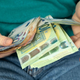 Plače razkrivajo veliko razliko: kdo je junija zaslužil največ?