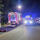 22-letni motorist na cesti proti Ljubelju čelno trčil v tovorno vozilo