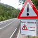 Nesreča motorista na Vršiču: spregledal zapornico in se hudo poškodoval