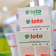 Ali lahko umetna inteligenca ugane loto? Preverite svoje številke!
