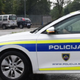 Sopotnika je napadel z nožem, ko je polnil pnevmatike