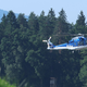Velika policijska akcija pri Velikih Laščah, vzleteli helikopterji in droni