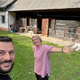 Stoletno hišo sta želela porušiti: poglejte jo danes